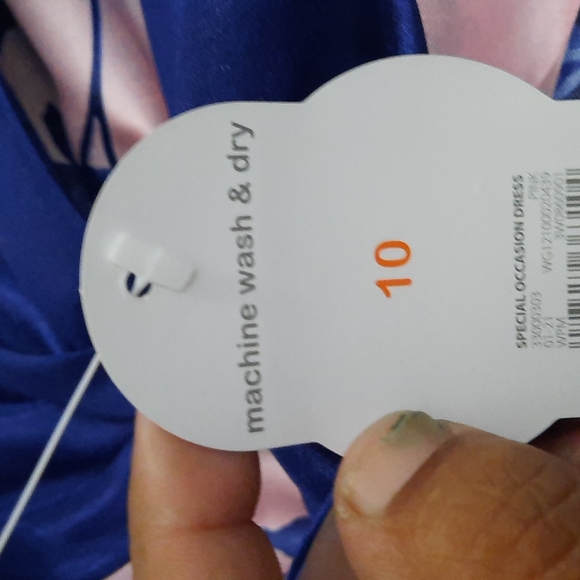 Little girl dress new with tags - Picture 3 of 4